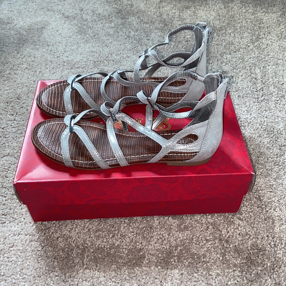 Sandals - Picture 2 of 4